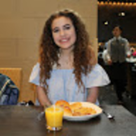 Meet your Posher, Ainsley - Picture 1 of 1